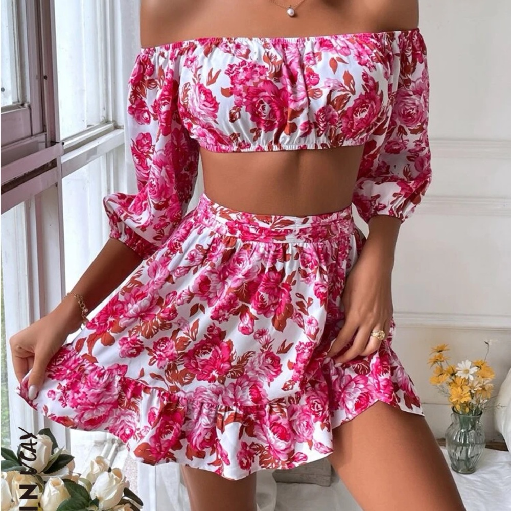 NWOT 2 Piece Floral Set